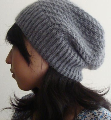 Free knitting pattern for daisy stitch slouchy beanie hat Hinagiku Hat