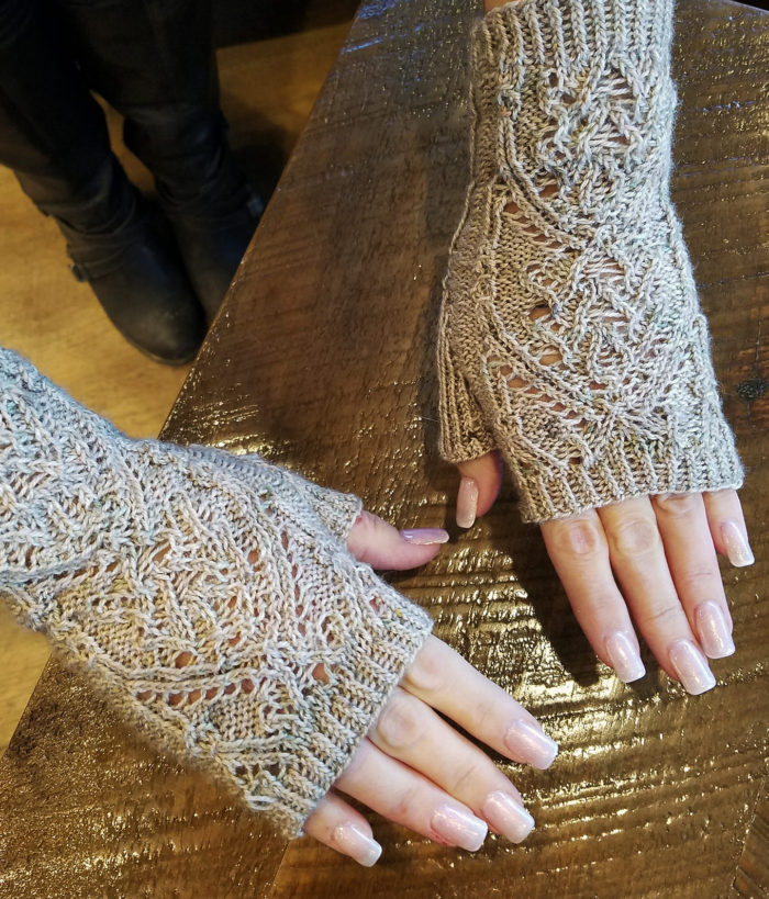 Free until April 20, 2018 Knitting Pattern for Wandering Dream Mitts